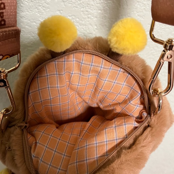 Pop Mart CRYBABY Crying Again Series-Big Head Bag(I'll Bring You a Flower) - Picture 6 of 6